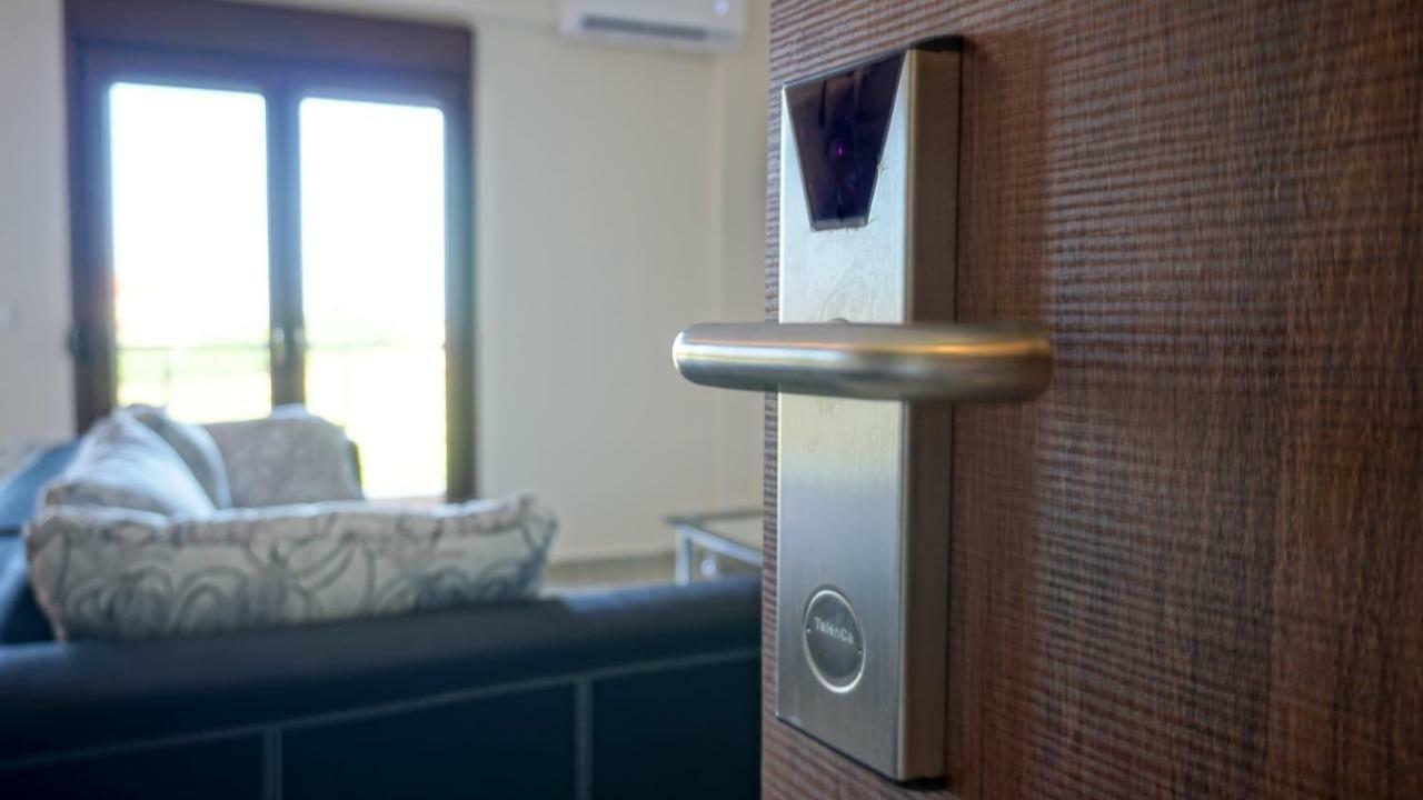 Sinodinos Deluxe Apartments Афитос Экстерьер фото